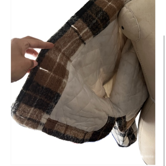 NWT Garage Jacket Womens Sz Medium Beige Plaid Cropped Jacket w/ quilted lining. - Picture 4 of 5